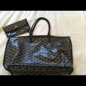 Reversible Goyard handbag with built in wallet